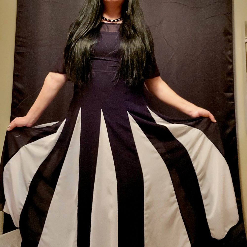 Elegant Black and White Maxi Dress